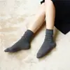 1006 medias planas de doble aguja color sólido 2017 otoño e invierno nuevo algodón vintage calcetines de tubo estilo académico calcetines de mujer
