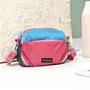 Bolso pequeño cuadrado multibolsillo de color dopamina de moda, bolso de hombro ligero casual y elegante, bolso cruzado de cuadros para el día a día