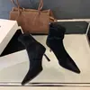 Botas de Cano Curto Femininas Salto Agulha Salto Alto Zíper nas Costas Cor Nude Tamanhos 35-40 2026
