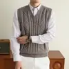 Directo del fabricante: Chaleco de punto grueso de color liso con cuello en V para hombre de otoño e invierno, chaleco de punto base