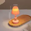 Lámpara de Mesa Pequeña Creativa Retro Luz de Noche de Mesita de Noche de Dormitorio Lámpara de Mesa Pequeña de Escritorio Luz Ambiental Decorativa Regalo de Cumpleaños