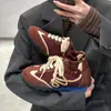 Zapatos de Entrenamiento Alemanes Blancos con Bloques de Color Estilo Nuevo Primavera 2026 para Mujer, Zapatos Deportivos Casuales con Cordones que Aumentan la Altura 4 cm, Zapatos de Entrenamiento Alemanes con Punta Redonda