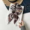 Lenço de Seda Estampado Castanha Cross70 Seda Falsa Lenço de Cabeça Estilo Rua Europeu e Americano Versátil Amarrilho de Cintura Cinto Lenço Quadrado Atacado