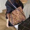 Bolso de Mano con Estampado Literario Retro Otoño Temprano 2025 Nuevo Casual para Viajes Diarios Gran Capacidad Portátil Bolso de Hombro Venta Caliente