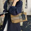 2026 Bolso Tote de Gran Capacidad Estilo Coreano Nuevo Casual Rayado Moderno Generoso Bolso de Hombro Bolso de Hombro Único Elegante para Viajes