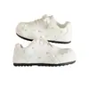 Zapatillas blancas de estilo japonés con estampado de estrellas para mujer, nueva colección otoño 2026, versátiles para estudiantes, combinan bien con faldas, hacen que los pies parezcan más pequeños, zapatillas casuales de skate