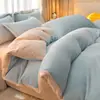 Juego de Cuatro Piezas de Terciopelo de Leche Color Puro Invierno Engrosado Dormitorio Estudiantil Juego de Tres Piezas Funda de Edredón de Terciopelo Funda de Almohada Sábanas Calidez de Doble Cara