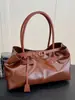 Bolsa Tote de Ombro Único em Couro Wax Oily Retro Outono Inverno Grande Capacidade Bolsa para Trabalho e Deslocamento Leve Luxo Nicho Sensação de Alta Qualidade Transfronteiriça