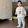 Conjunto de Ropa para Bebé Primavera 2026 Conjunto de Dos Piezas de Sudadera y Pantalón para Niña para Salir Nuevo Estilo Chino