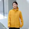 Jaqueta Estilo Novo Casal Primavera/Outono Quente Soft Shell Montanhismo Caminhada À Prova de Vento Impermeável Jaqueta Externa Shell Logo Personalizado