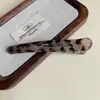Grampo de Pato Estampa de Leopardo de Alta Qualidade Presilha de Cabelo Feminina Fashionável Estilosa para Franja Lateral Acessório de Cabeça Presilha Especial para Cabelos Quebrados para Rosto e Maquiagem
