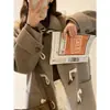 Abrigo de Lana para Mujer Otoño e Invierno Estilo Coreano Estudiante Aspecto Adelgazante Holgado Botón de Cuerno Pequeño de Longitud Media Abrigo de Lana Moderno