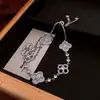 Pulseira Flor Oca de Diamante Zircônia Levemente Luxuosa de Alta Qualidade Elegante Distinta Exquisita Moda Pulseira Versátil para Mulheres