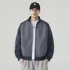 Chamarra deportiva con cierre, estilo universitario, de bloques de color y tres rayas para hombre, con cuello alto, corte holgado y diseñada para el otoño, adecuada para adolescentes como prenda exterior casual.