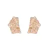 Pendientes de aleación plisados versátiles de diseño de nicho europeo y americano para ir al trabajo, pendientes de moda transfronteriza con textura irregular para mujer