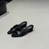 Sandalias de cuña de punta abierta y puntera puntiaguda de estilo francés, nuevas para el verano 2026, versátiles para combinar con vestidos, sandalias de cuña sin cordones