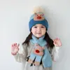 Conjunto de Dos Piezas de Gorro y Bufanda Otoño e Invierno para Niños, Gorro de Punto con Ciervo de Dibujos Animados Jacquard Protección para Orejas Cálido Cortavientos Sombrero de Lana