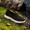 Zapatos personalizados para hombre 2026, nuevos zapatos casuales cómodos para caminar, ligeros, suela suave, antideslizantes, versátiles, tejido fly-knit, slip-ons transpirables