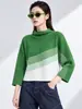 Top estilo Miyake con un diseño único, nueva colección 2026, con cuello volante, mangas murciélago, corte holgado y longitud corta que oculta el cuerpo y crea un efecto adelgazante