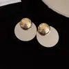 "Abalorio Floral de Perla" aretes de botón florales vintage con circonita y perla, aretes de lujo ligero de alta gama con un diseño único, aretes de nicho