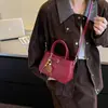 Bolso de mano de nicho estilo coreano, nueva colección otoño/invierno, bolso de hombro moderno y versátil, bolso cruzado y bolso cuadrado pequeño para el trabajo