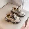 Zapatos Casuales Modernos y Versátiles para Niñas Primavera/Otoño 2026 Zapatos Deportivos Cómodos de Suela Suave para Niños Zapatos de Papá Estilosos para Niños Medianos y Grandes