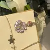 Beleza requintada! Grampo de cabelo com flores salpicadas de strass! Grampo lateral doce de flor com diamante brilhante de alta qualidade, acessórios de cabelo para mulheres