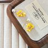 Aretes de Perlas de Osmanthus Flor Dulce Mori Nicho Simple Combinable Aretes Elegantes para Mujer Nicho Sentido de Alta Gama