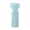 Vestido de Verano Nuevo Estilo Femenino y Chic con Cuello Oscilante y Hombro Asimétrico Cintura Irregular Falda Larga Plisada que Realza la Figura