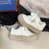Sapatos de algodão acolchoados de pão de sola grossa de alto valor para mulheres 2024 inverno forrado de lã sapatos brancos casuais sapatos de couro à prova d'água sapatos de placa quente
