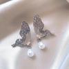 Pendientes de Botón de Amor Elegantes de Estilo Coreano Incrustados de Diamantes Estilo Mori Pequeños Frescos de Moda Pendientes Versátiles Nicho Lujo Ligero Pendientes de Gama Alta