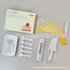 Set de Tenedor Cuchillo Plato Desechables para Pastel Envío Envuelto en Película Caja de Regalo para Fiesta de Cumpleaños Juego de Cinco Piezas Vajilla para Mesa de Pastel