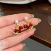 Brincos de Cavalo Voador Festivos de Ano Novo com Diamantes Cintilantes, Brincos Versáteis de Cavalo Vermelho Ankela de Nicho, Brincos Pequenos e Delicados para Mulheres