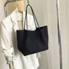 2025 Bolso de Alta Gama de Gran Capacidad Estilo Coreano Urbano Simple para Otoño e Invierno Bolso para Suegra Bolso Versátil Casual de un Solo Hombro para Axila