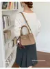 Bolso pequeño vintage para otoño e invierno para mujer 2026 nuevo bolso cruzado versátil de moda con un toque de alta gama para salir