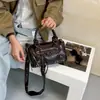 Diseño de Nicho Bolso de Mano para Motocicleta para Mujer 2026 Nuevo de Moda Remache Estilo Retro Bolso de Hombro Único Cruzado
