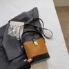 Bolsa Pequena Retrô Maillard Feminina 2026 Nova Bolsa de Ombro Tipo Saco Acolchoada de Alta Qualidade Bolsa Transversal