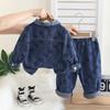 Conjunto para Niños Ropa de Primavera y Otoño para Niños 2025 Nuevo Estilo Bebé Pequeño Cubo Artesanal Conjunto de Tres Piezas Ropa de Moda para Niños