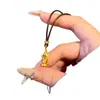 Colar com Pingente de Cabeça de Cavalo de Xadrez Dourado para Mulheres, Pingente do Zodíaco Ano do Cavalo, Design de Nicho com um Toque de Luxo, Corrente para Suéter