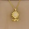 Collar de Acero Titanio para Mujer, Chapado en Oro Real con Cobre, Colgante de Girasol de Zircón, Diseño Nicho, Venta al por Mayor de Accesorios de Alta Gama