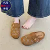Sapatos femininos Birkenstock 2026 novo modelo primavera/outono, populares online, slip-on retrô de bico fechado, estilosos e alta-costura