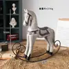 Cavalinho de Balanço Decorativo de Madeira Nórdica, Presentes Retrô Vintage Estilo Country Americano, Enfeites Nostálgicos para Decoração de Casa