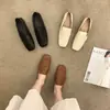 Sapatos slip-on, versáteis, estilo dinheiro, retrô, antigos, mocassins de sola reta para mulheres, outono de 2026, bico quadrado, sapatos pequenos de couro, sola macia