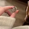 Anillo de Pareja Nudo Gemelo de Möbius para Hombre y Mujer Un Par de Anillos Abiertos Ajustables de Diseño Nicho Simple y a la Moda
