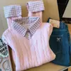 Camisa rosa estilo coreano de dos piezas falsas con diseño de punto trenzado, estampado a cuadros, top de suéter de punto casual para otoño/invierno