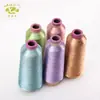 Fábrica Xinyu Venta al por mayor 4000 Metros Serie de Colores 150D Hilo Metálico Dorado y Plateado Completamente Envuelto Hilo para Bordado por Computadora