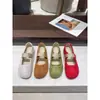 Zapatos Mary Jane retro de punta redonda para mujer, nuevo modelo 2026, mocasines estilo francés de cuero suave con cierre de velcro, suela plana suave