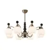 Candelabro de salón medieval estilo francés con un toque de diseñador, que encarna la estética de la dinastía Song, iluminación vintage para el dormitorio principal y el comedor