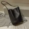 Bolsos para Mujer 2024 Nuevo Estilo Coreano Moderno Simple de Gran Capacidad Bolso Cubo de Compras Bolso de Hombro Único Cruzado Venta Directa de Fábrica