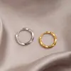 Aretes Mobius para Mujer con Orejas Perforadas, No Necesitan Quitarse los Aretes para Dormir, Aretes de Acero de Titanio, Clavos de Hueso de Oreja, Aretes de Aro Lisos para Mujer